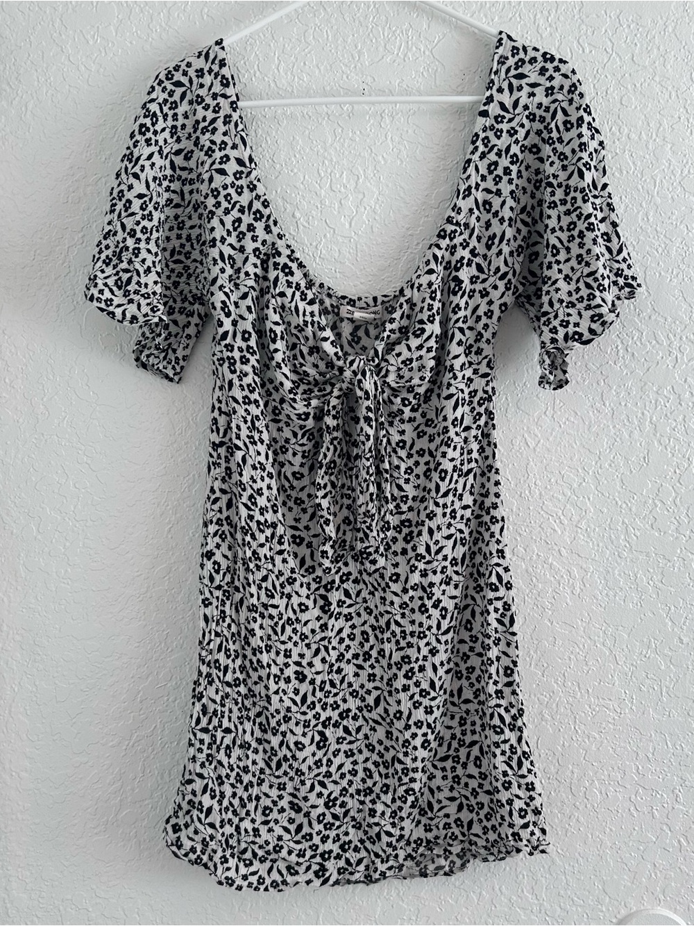 Billabong Black & White Floral Tie-Front Dress